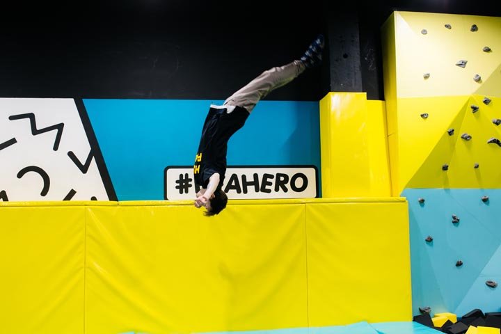 Отдых для всей семьи на батутной арене Hero Park