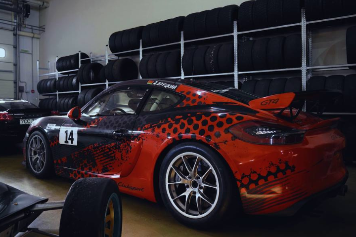 Обучение вождению на гоночном треке на Porsche Cayman
