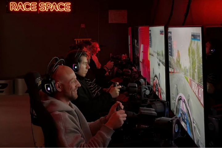 Посещение симрейсинг клуб Race Space