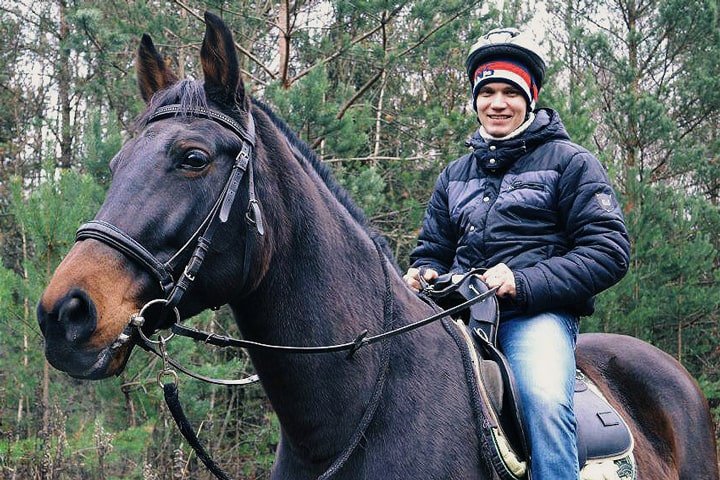 Обучение верховой езде в конном клубе «Мустанг»