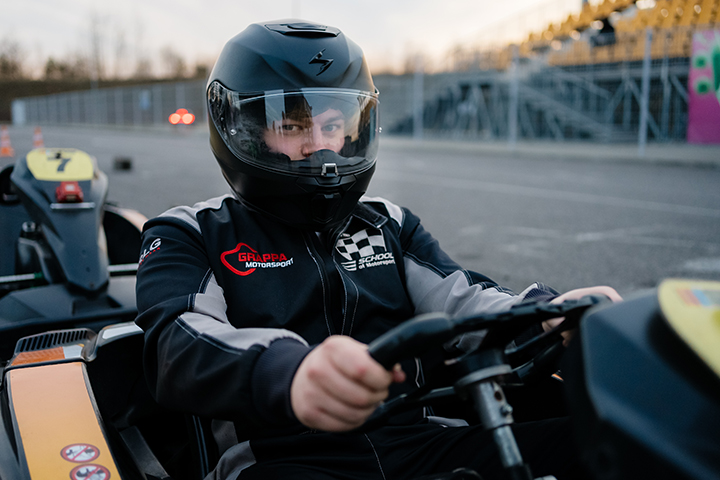Картинг в «Smart Racing»: гонки в стайках