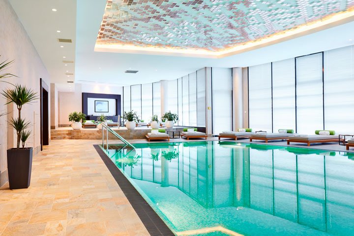Массаж тела и безлимит в аквазоне Renaissance Hotel в Минске