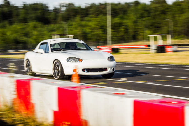 Обучение вождению на гоночном треке на Mazda MX5