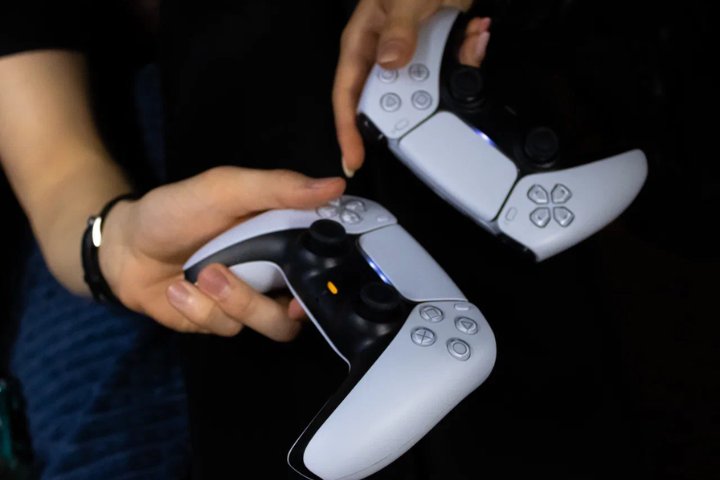 Аренда и прокат игровой приставки PS5