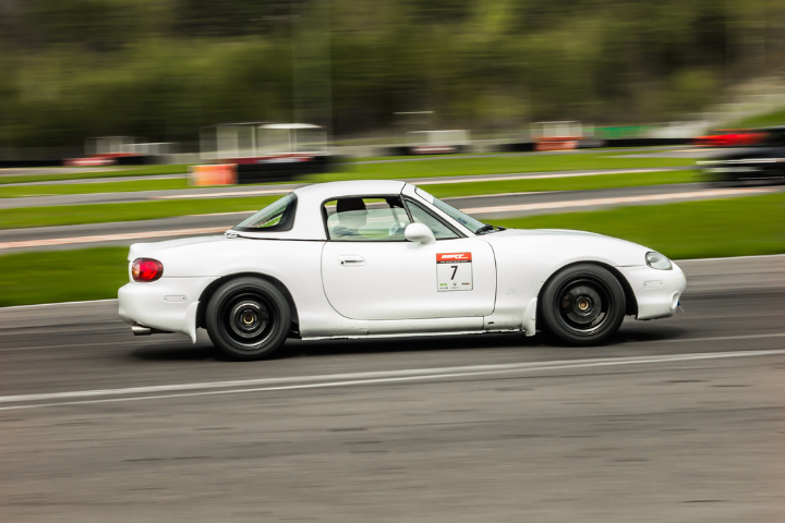 Обучение вождению на гоночном треке на Mazda MX5