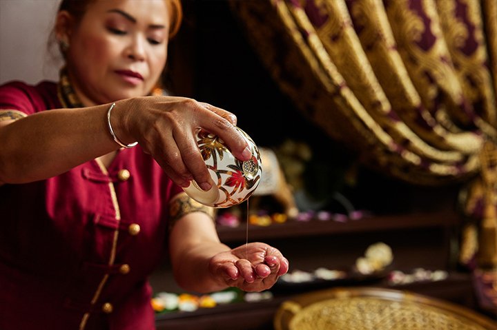 Royal Oil Традиционная тайская церемония в 4 руки в Royal Thai Spa