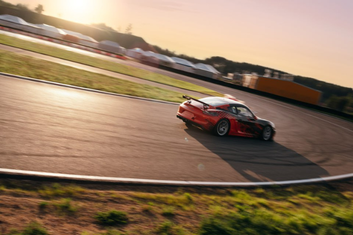 Обучение вождению на гоночном треке на Porsche Cayman