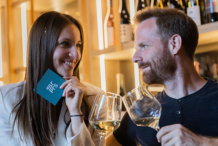 Игра-знакомство в винном баре